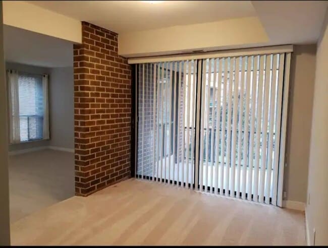Building Photo - 9907 Blundon Dr