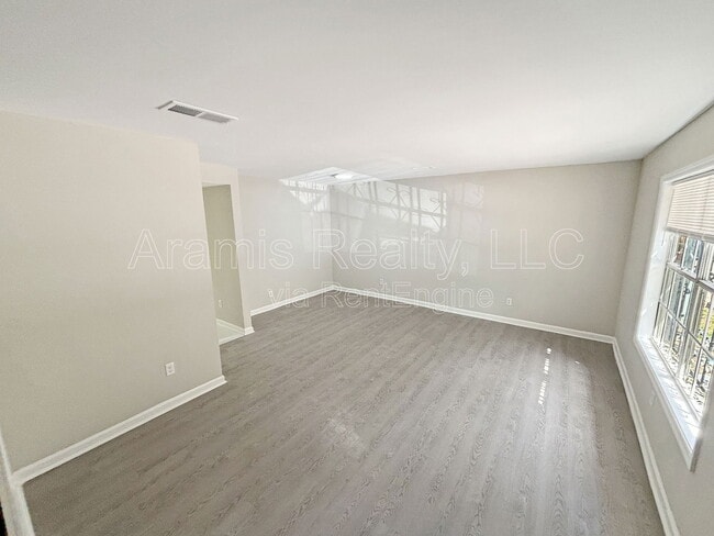 Building Photo - 1857 Whitehall Forest Ct SE
