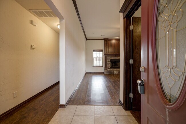 Building Photo - 509 Finch St