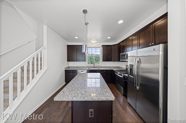 Building Photo - 4636 Bradley Cir