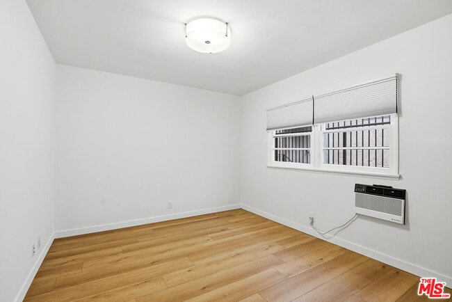 Building Photo - 1944 S Beverly Glen Blvd