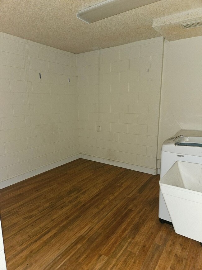 Building Photo - Light and Bright North Park 2 Bedroom Condo