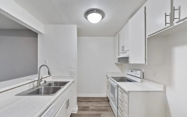 Building Photo - 2600 S Azusa Ave