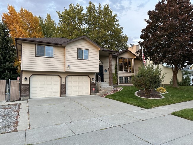 Building Photo - 9206 N Londale Dr