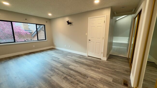 Building Photo - 2685 S Dayton Way