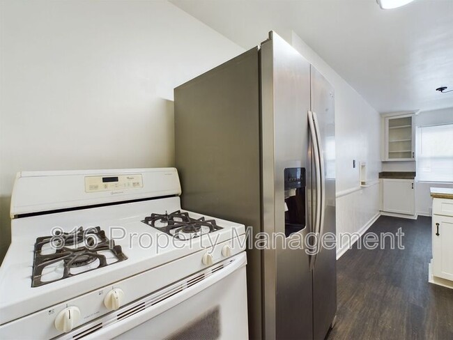 Building Photo - 1323 Meadow Lake Terrace