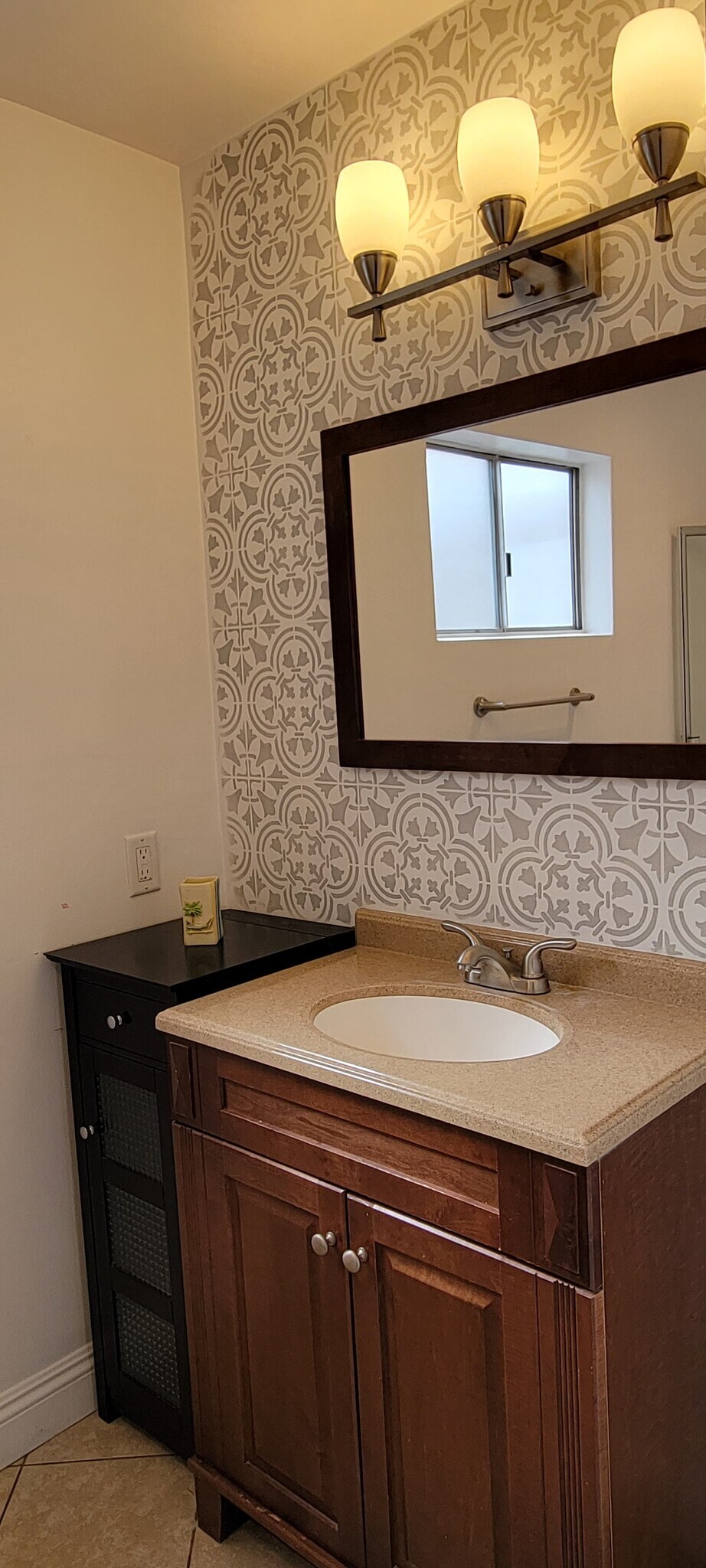 Building Photo - 17565 Bullock St