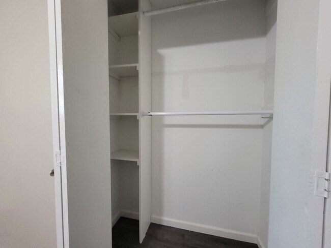 Building Photo - 907 Bird Creek Dr