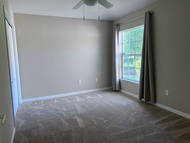 Building Photo - Sable Trace 3BR/2BT Lakefront Villa