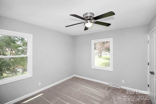 Building Photo - 1433 Edgewood Rd
