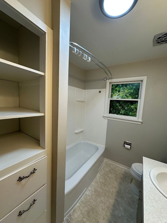 Building Photo - Great location in Meridian for this 3 bedroom 2 bath home.