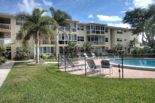Building Photo - 1200 SW 12th Ave