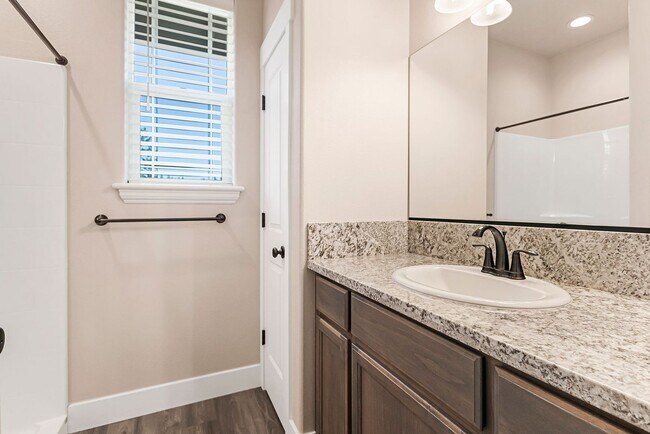 Building Photo - 569 Valstream Dr
