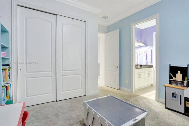 Building Photo - 8840 S Miralago Way