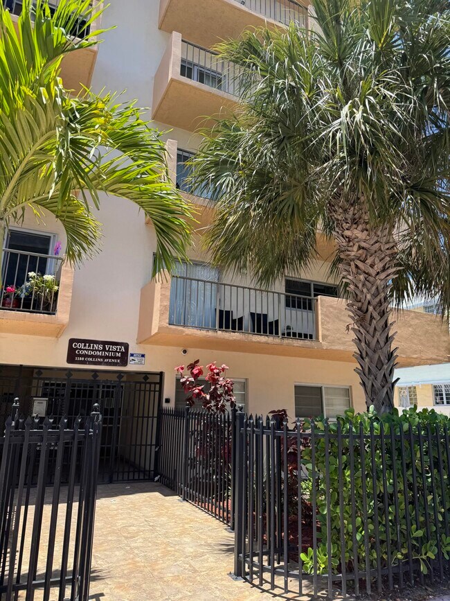Building Photo - 1150 Collins Ave