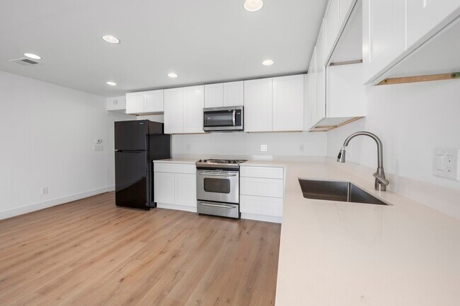 Building Photo - 234 Westheimer Rd