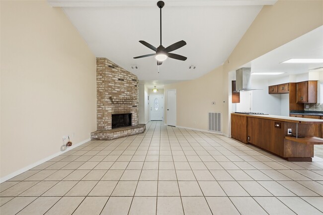 Building Photo - 18602 Lippizaner Dr