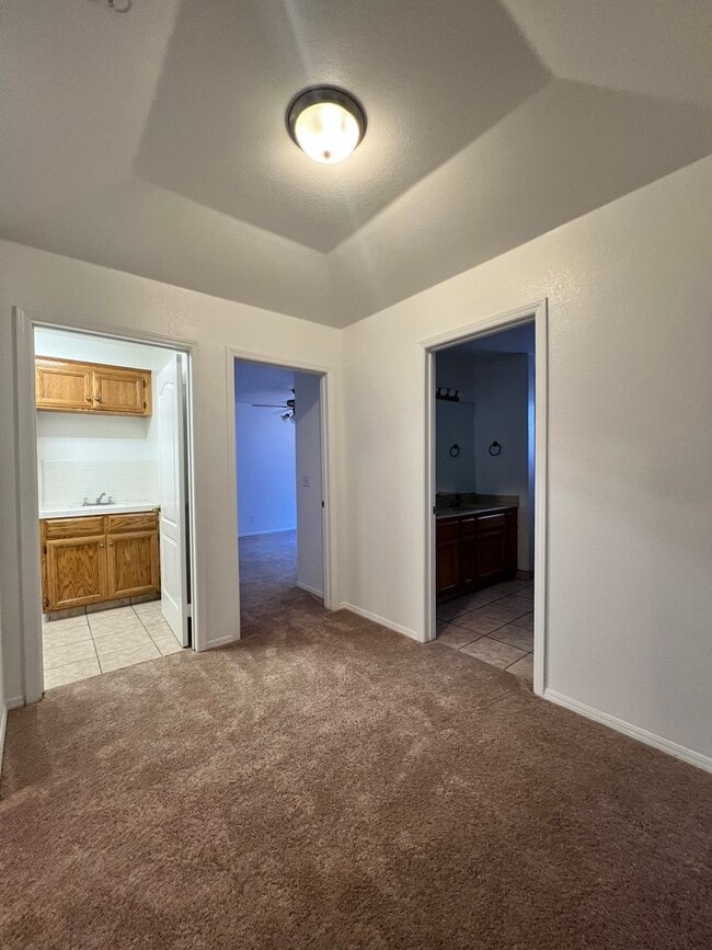 Building Photo - For Rent – Spacious 3 Bed / 2 Bath | 2,660 Sq Ft | West Madera