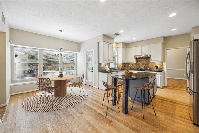 Building Photo - 12714 Orchard Hollow Way