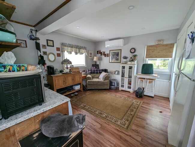 Building Photo - 11 Dana Ave