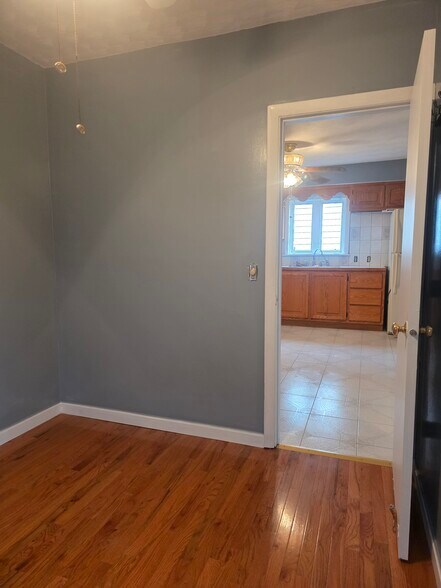 Building Photo - 63 Oak St