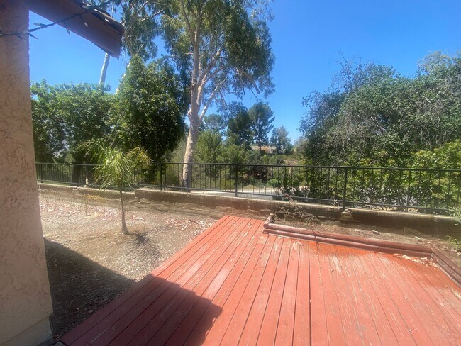 Building Photo - Mission Oaks