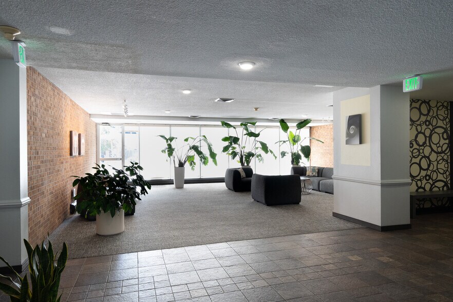 Building Photo - 955 Eudora Street #105
