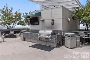 Building Photo - 333 W Trade St