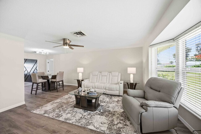 Building Photo - Waterfront beauty in Overbrook Gardens