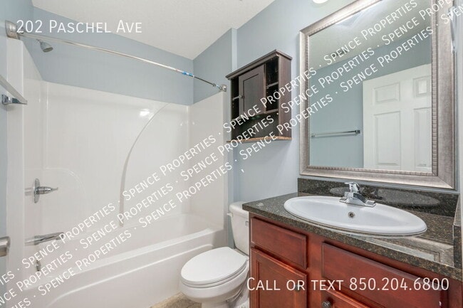 Building Photo - 202 Paschel Ave