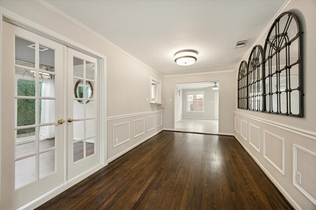 Building Photo - 2619 Eastgrove Ln