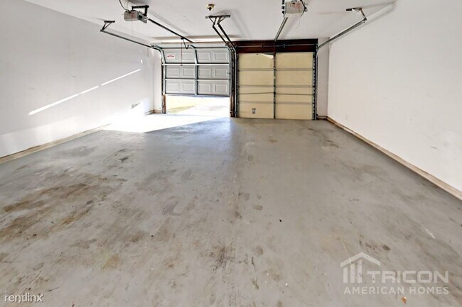 Building Photo - 6801 Castile De Oro