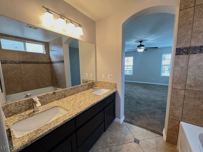 Building Photo - 2513 Birds Nest Cactus Ct