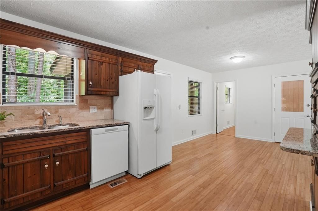 Building Photo - 4100 Dustin Dr NW