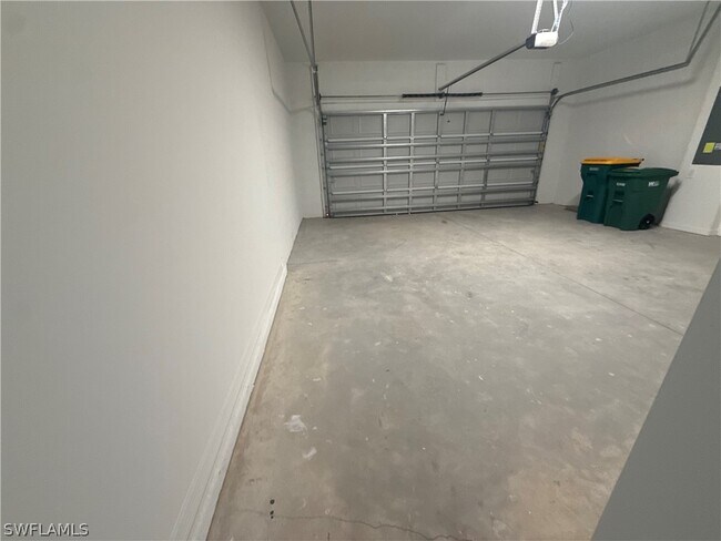 Building Photo - 2224 Dragonfruit Wy