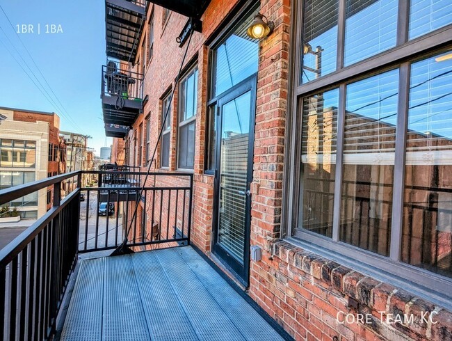 Primary Photo - Loft with balcony in Crossroads