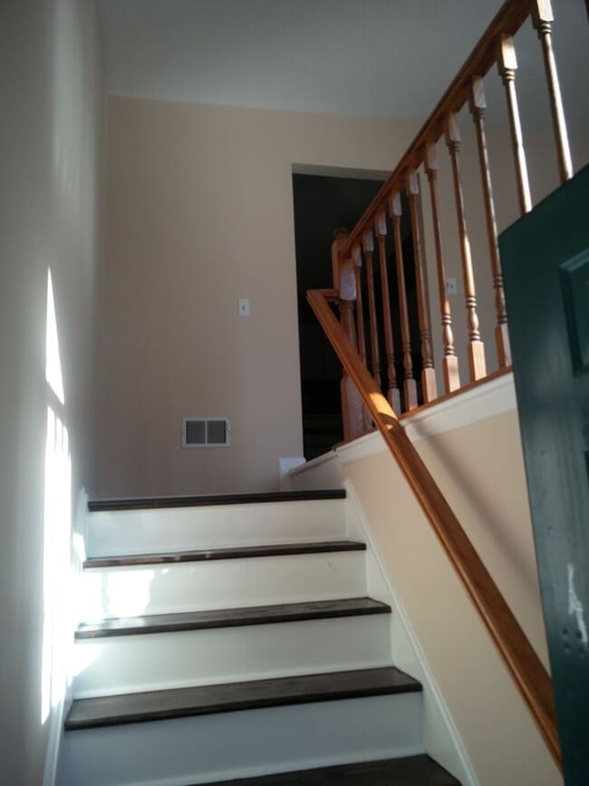 Building Photo - Spacious Newly Rennovated 2 Bedroom House with 2.5 Bath