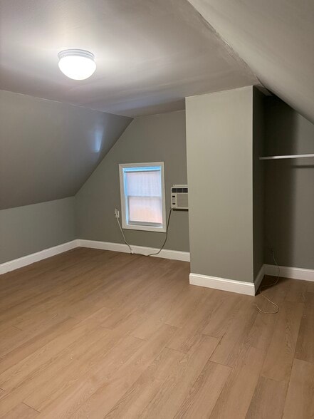 Building Photo - 47 Shawmut St