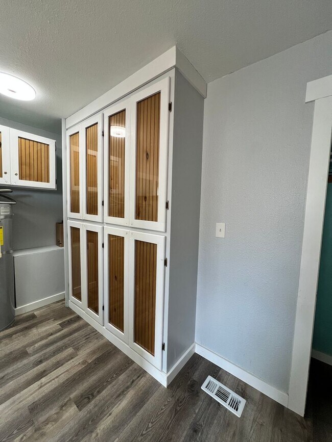 Building Photo - 2 Bed 1 Bath Home w/ Huge Shop For Rent!!!