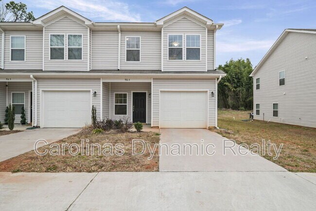 Building Photo - 916 S Battleground Ave