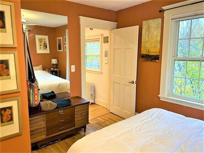 Building Photo - Boston Rental! A GREAT LOCATION to live in...