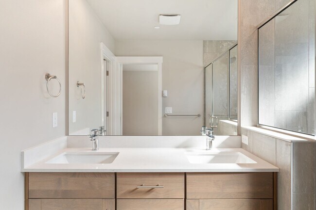 Building Photo - NEW Bothell Townhome | 4 Bedroom | $3750