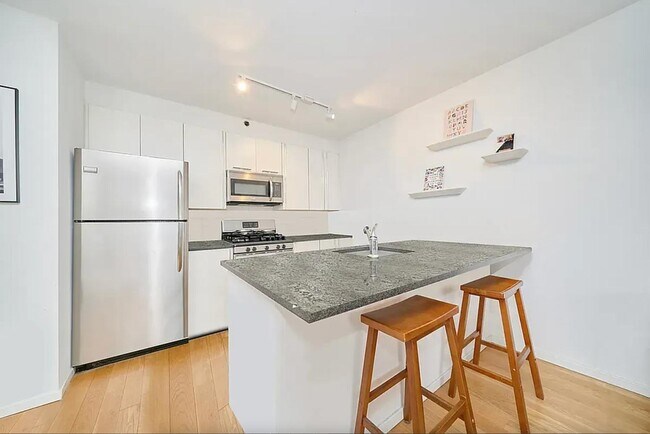 Building Photo - 1 Bedroom in Boerum Hill