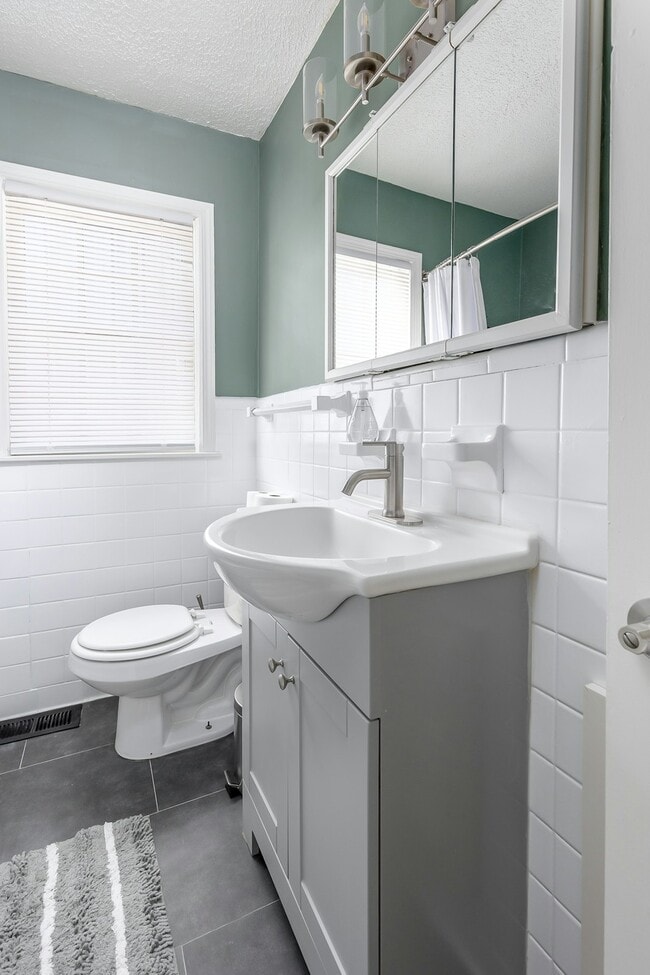 Building Photo - 2109 NW 36th St