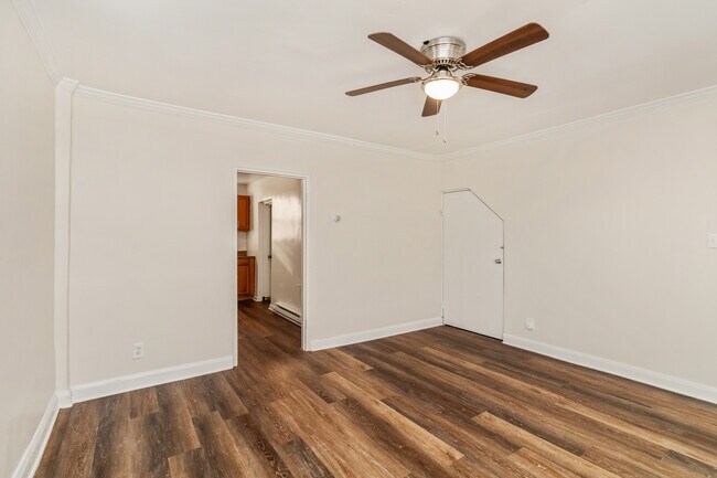 Building Photo - 2915 Oakford Ave