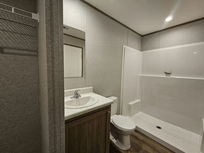 Building Photo - 491 Suwanee Dr