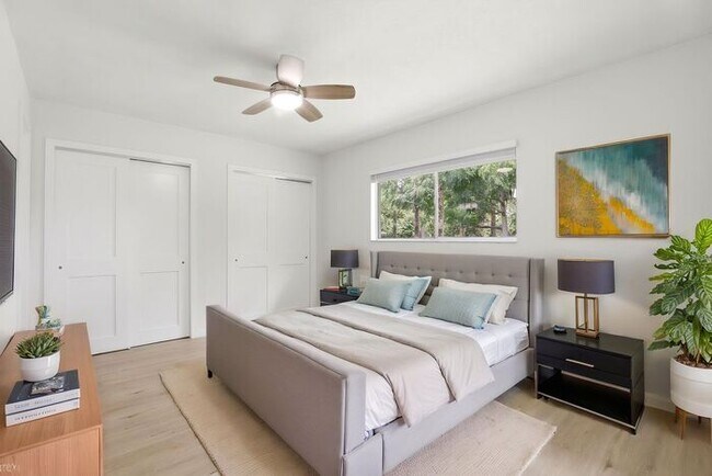 Building Photo - Stunning Remodeled 3BR Duplex in Oviedo with Modern Upgrades