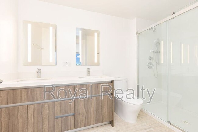 Building Photo - 1500 Rycroft St