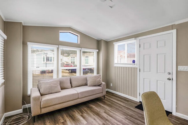 Building Photo - 341 3rd Ave