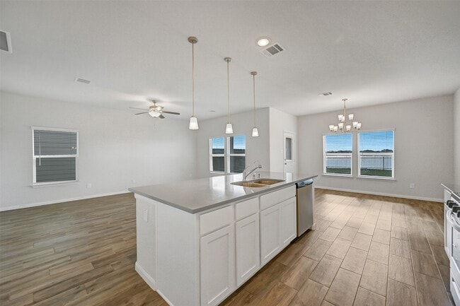 Building Photo - 6846 Termino Ln